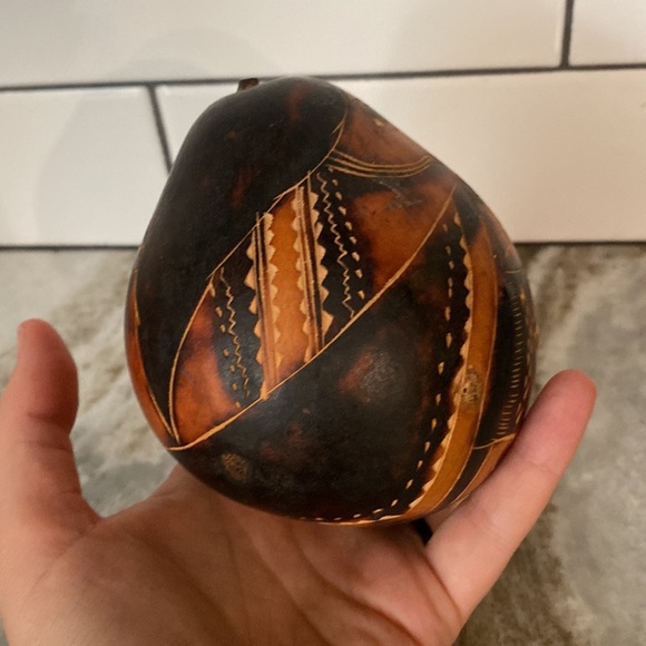 Vintage Folk Art Hand Carved Etched Gourd art Peruvian Woman.Folksy artsy rustic - Picture 4 of 8